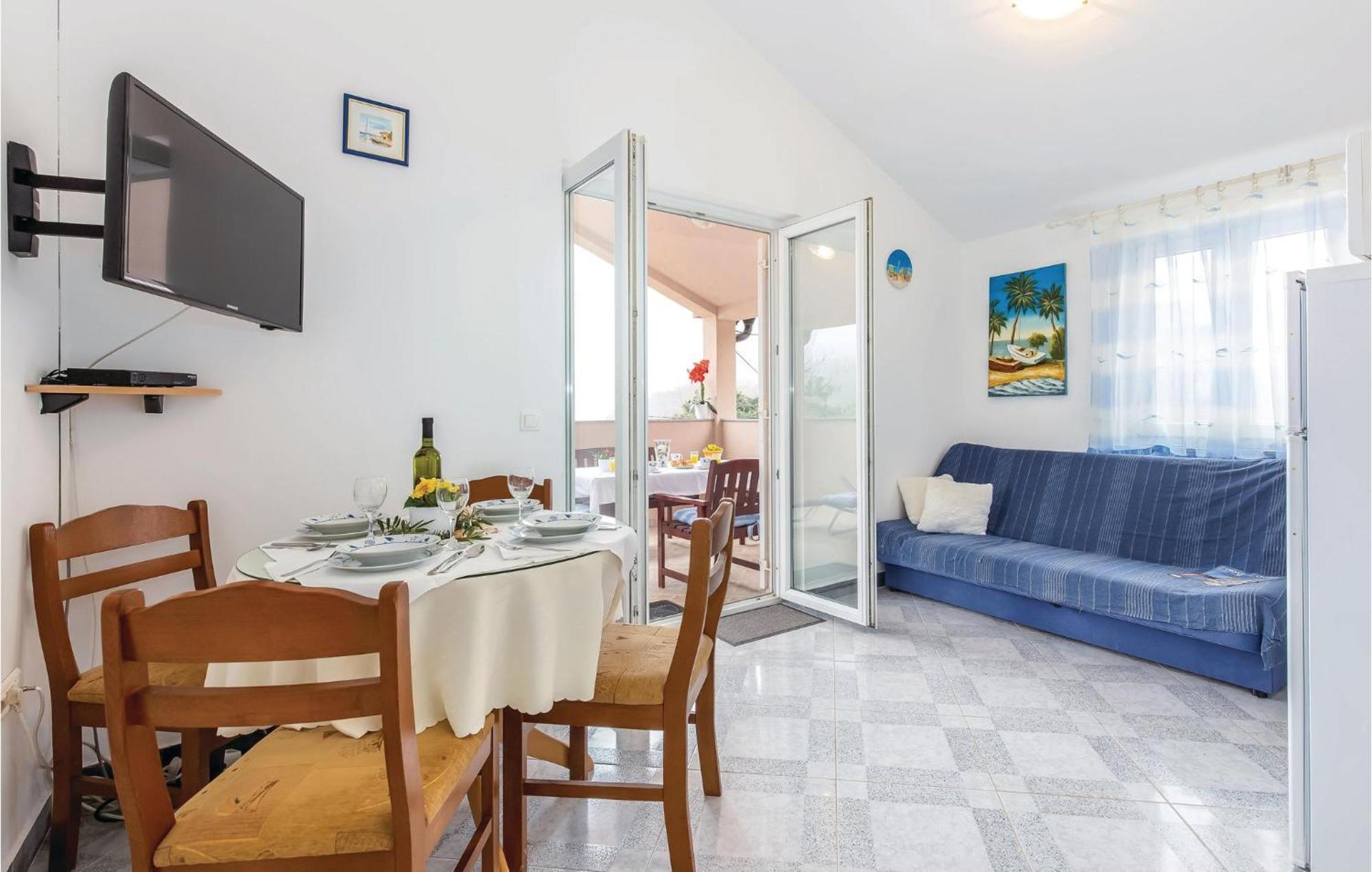 1 Bedroom Stunning Apartment In บาคารัซ ภายนอก รูปภาพ
