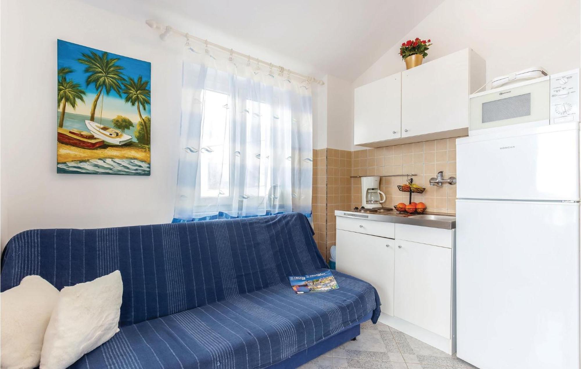 1 Bedroom Stunning Apartment In บาคารัซ ภายนอก รูปภาพ