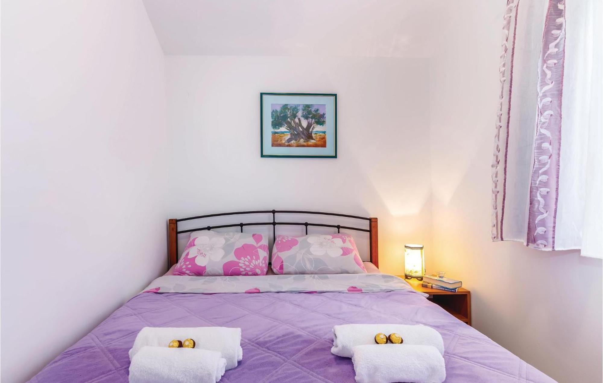 1 Bedroom Stunning Apartment In บาคารัซ ภายนอก รูปภาพ